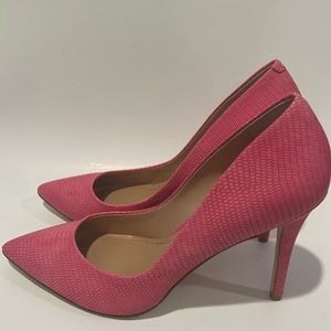 PINK PUMPS